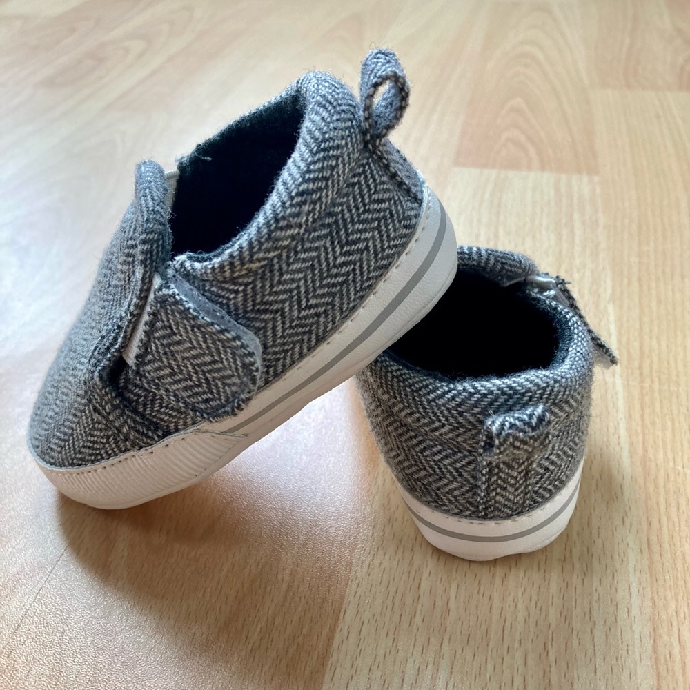 Just One You by Carter’s: gray herringbone pattern easy on shoes. 0-3 months. - Picture 2 of 6